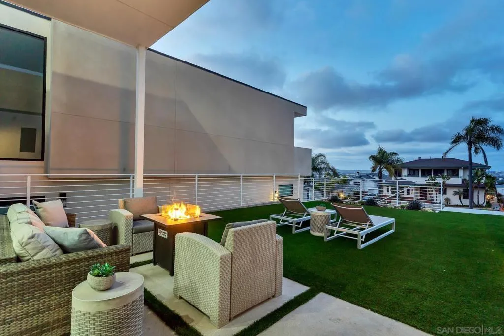 4545 Newport Ave, San Diego, California 92107 home-pic-28